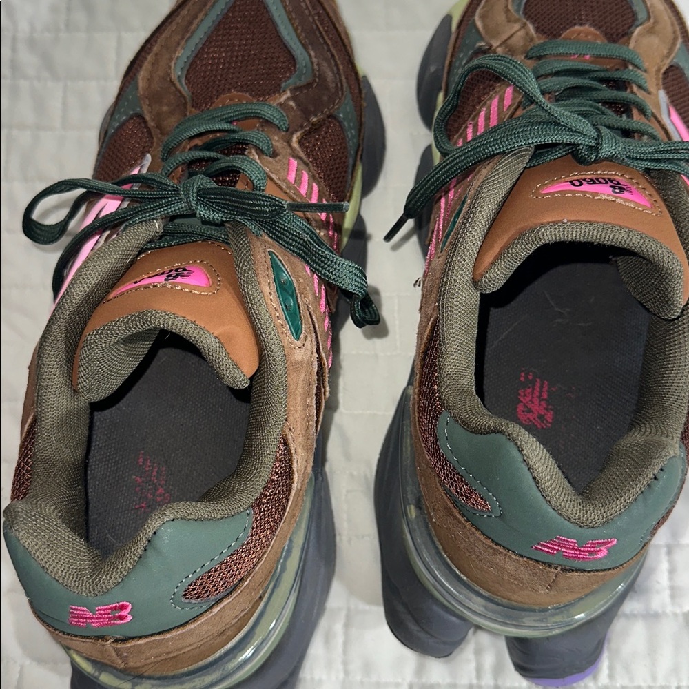 New Balance 9060 Brown with Pink & Green Accents sneakers women’s 9-9.5 - Picture 7 of 9